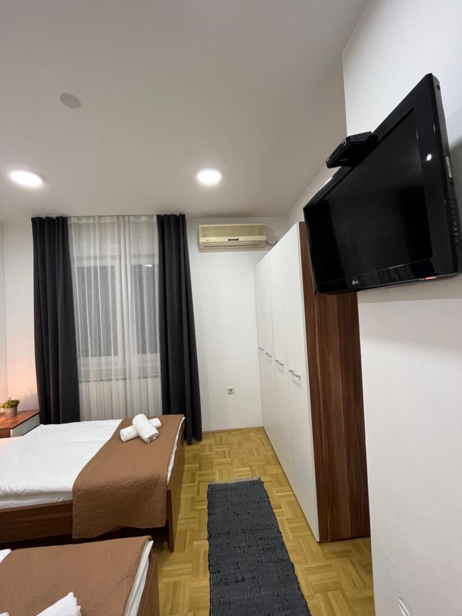Apartmán For5 Ðakovo Exteriér fotografie