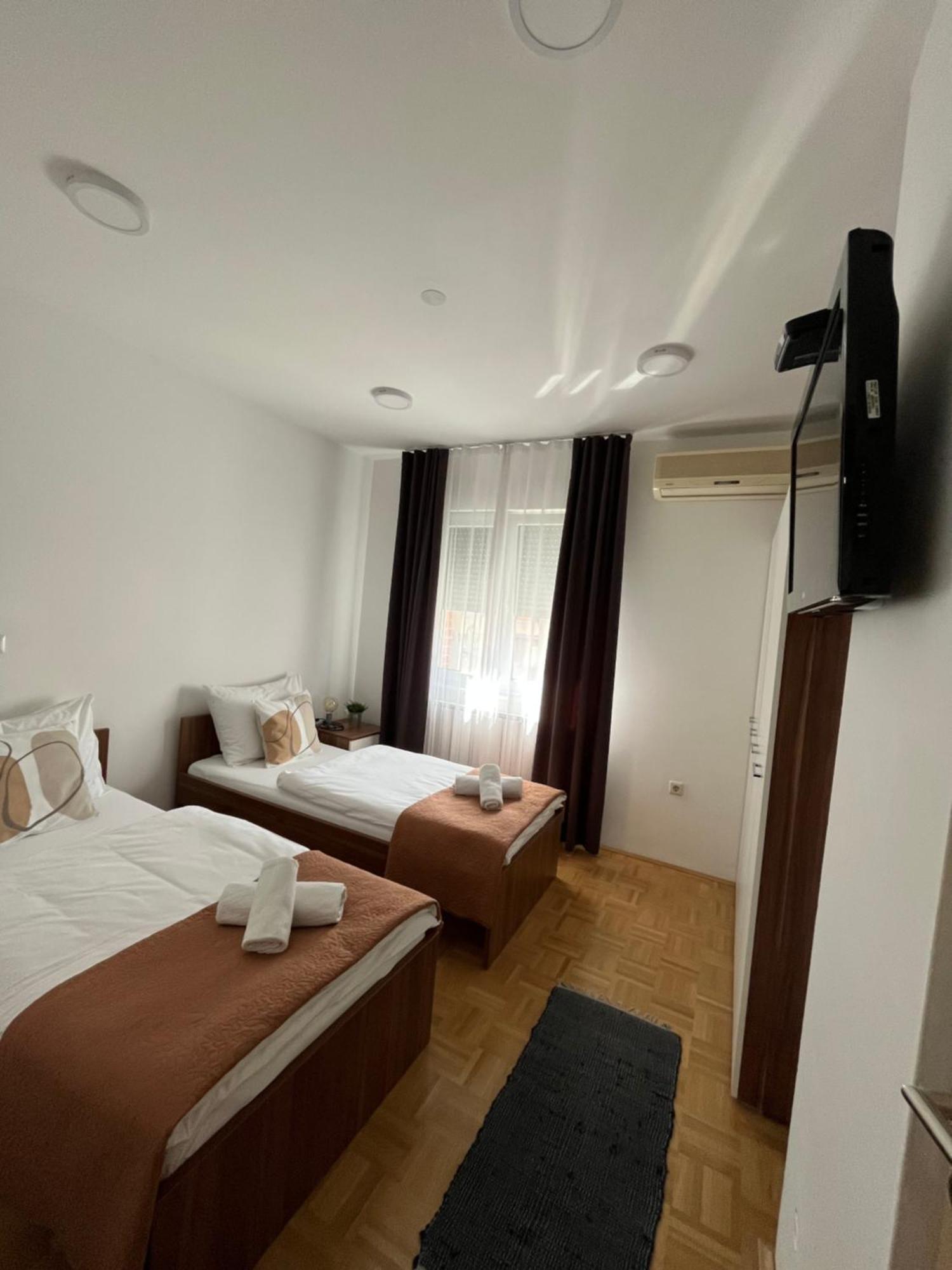 Apartmán For5 Ðakovo Exteriér fotografie
