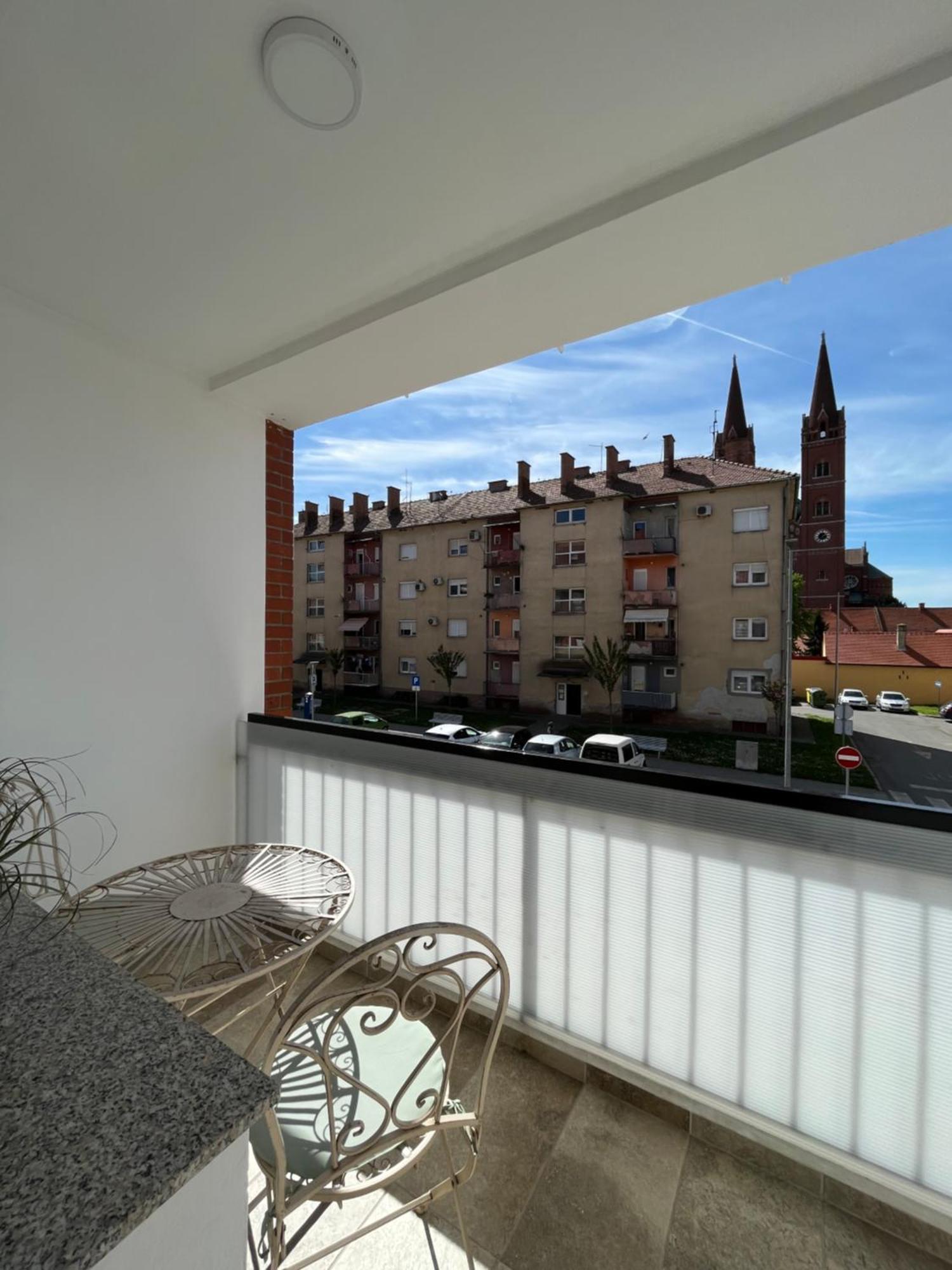 Apartmán For5 Ðakovo Exteriér fotografie
