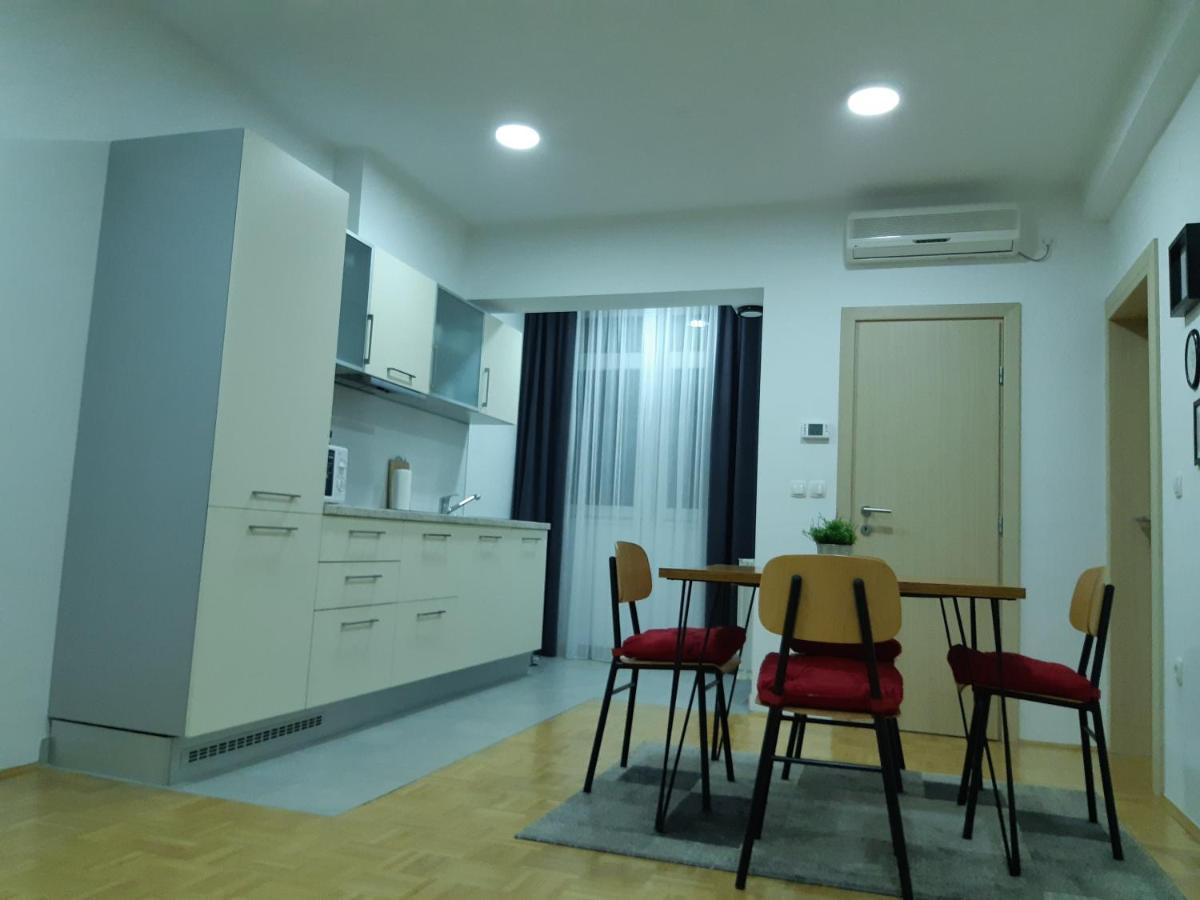 Apartmán For5 Ðakovo Exteriér fotografie